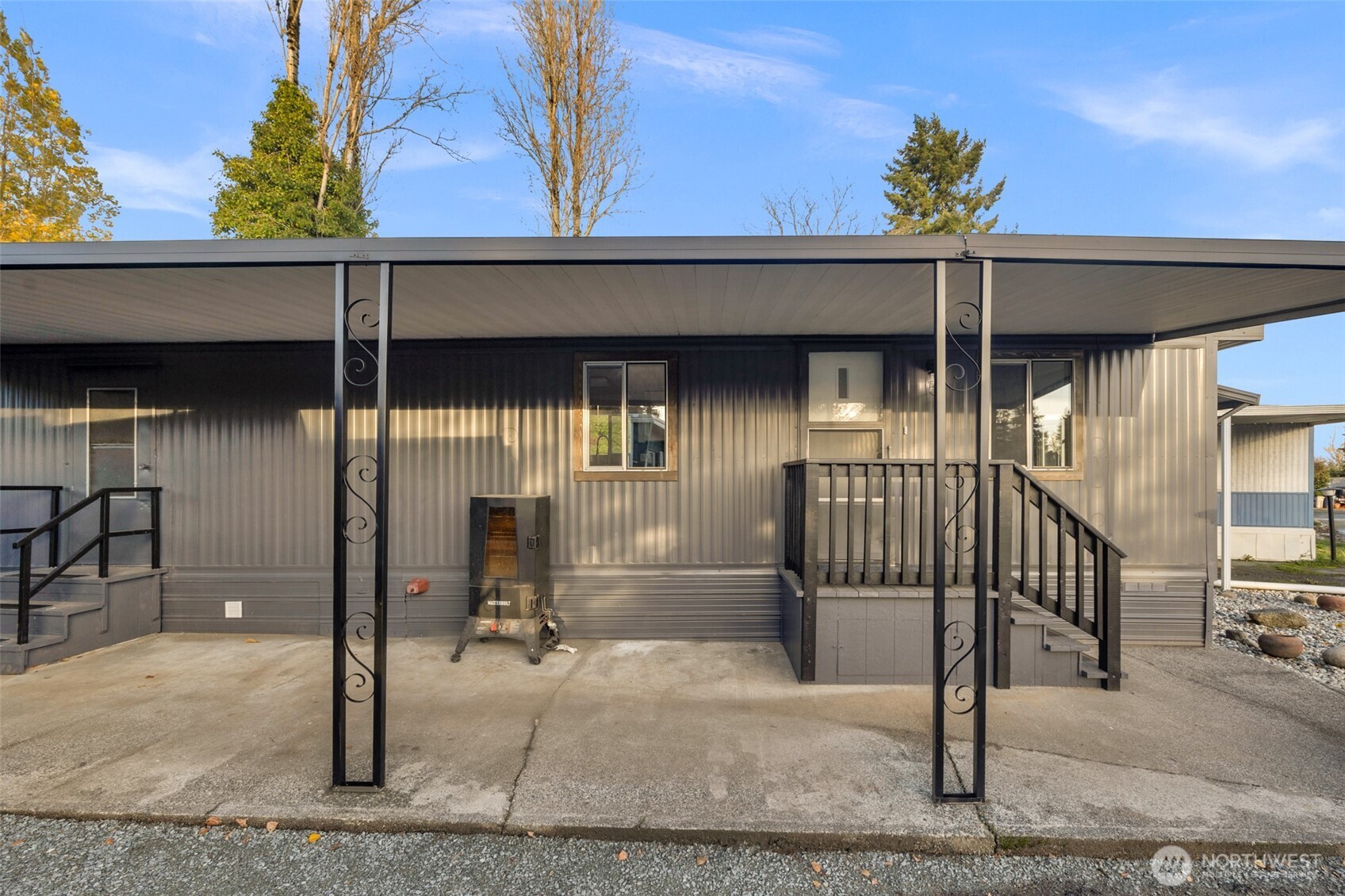 14322 Admiralty Way, Unit 8 Lynnwood, WA 98087 - Photo 18 of 21 a front view of a house