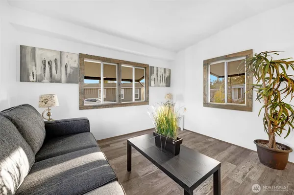 $84,500 | 14322 Admiralty Way, Unit 8, Lynnwood, WA 98087