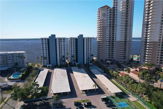 $340,000 | 1925 Clifford Street, Unit 202, Fort Myers, FL 33901