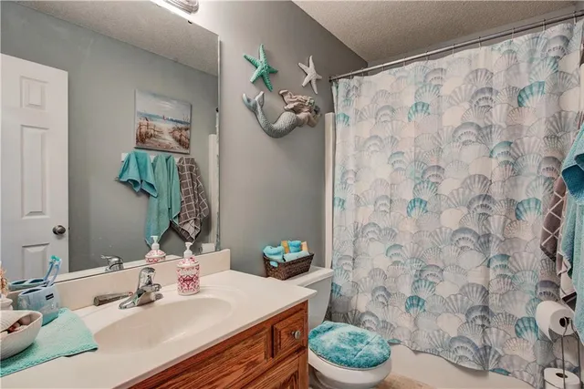 $375,000 | 12204 White Oak Street, Peculiar, MO 64078