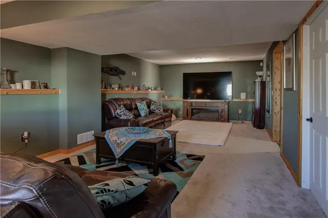 $375,000 | 12204 White Oak Street, Peculiar, MO 64078