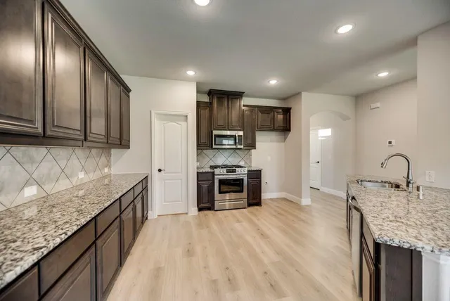 $2,600 | 1401 Thrasher Drive, Little Elm, TX 75068