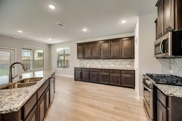 $2,600 | 1401 Thrasher Drive, Little Elm, TX 75068