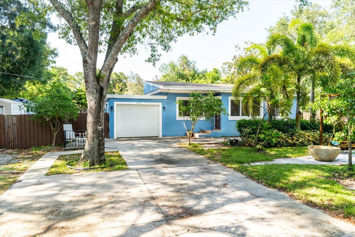 646 West Weatherbee Road Fort Pierce, FL 34982 - Photo 2 of 48 05-Weatherbee-0103