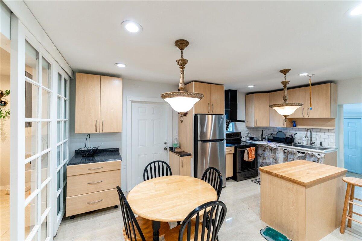 646 West Weatherbee Road Fort Pierce, FL 34982 - Photo 9 of 48 20-Weatherbee-0119