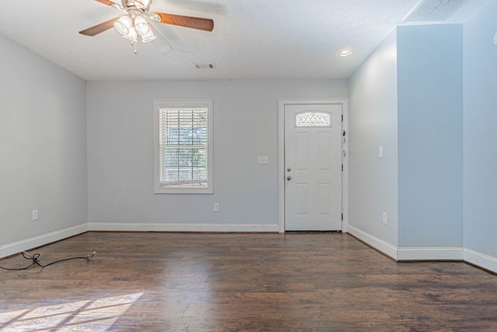 224 Pine Lake Road West Point, GA 31833 - Photo 21 of 37 Accessory Living Room 2