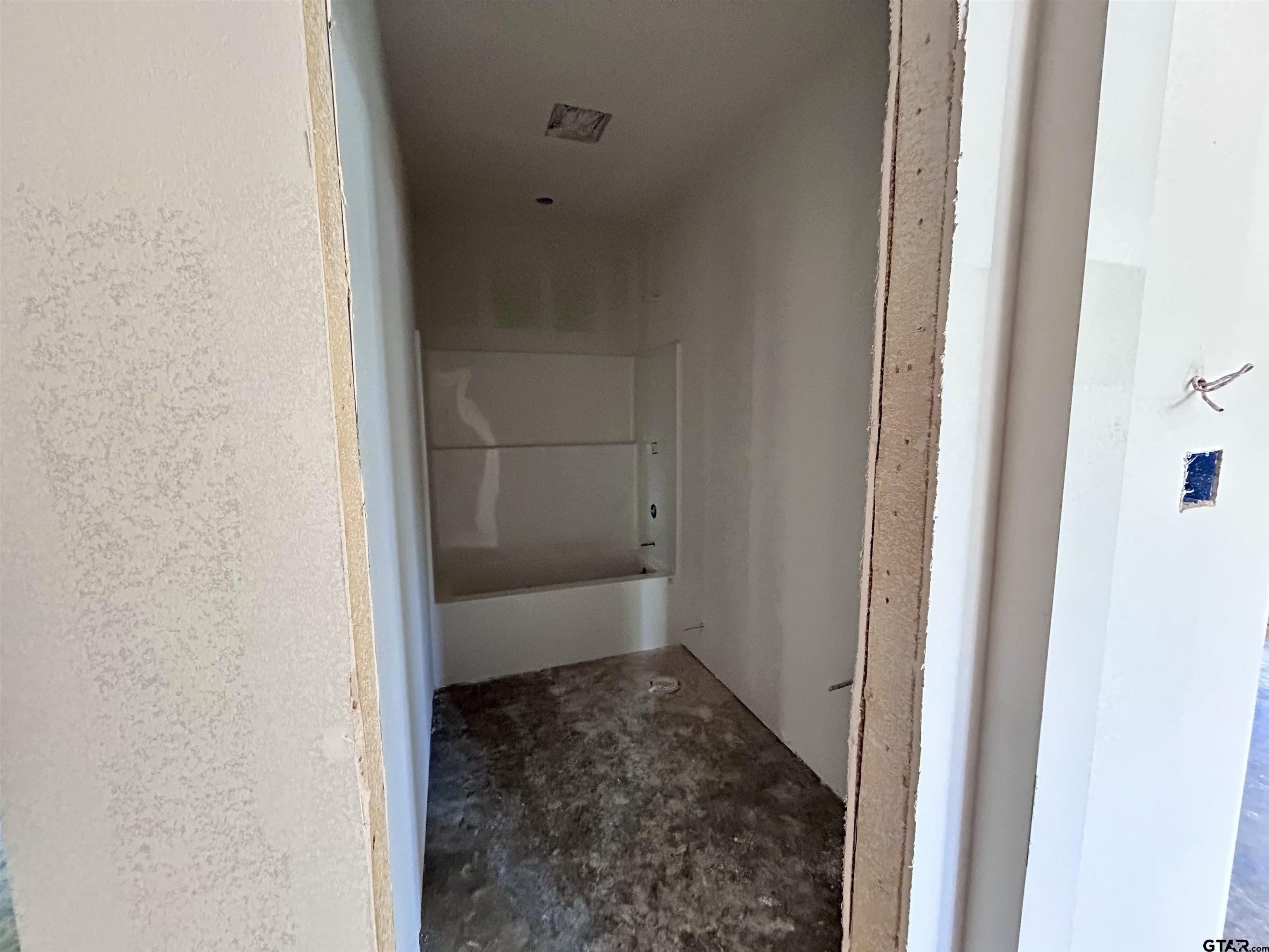 201 East Fleming Street Longview, TX 75604 - Photo 10 of 13 a view of utility room