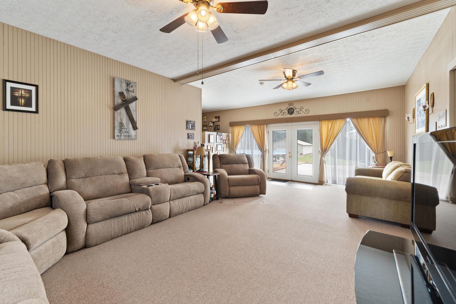1890 Johnson Road Clarksville, TN 37043 - Photo 9 of 30 Gallery Image 9
