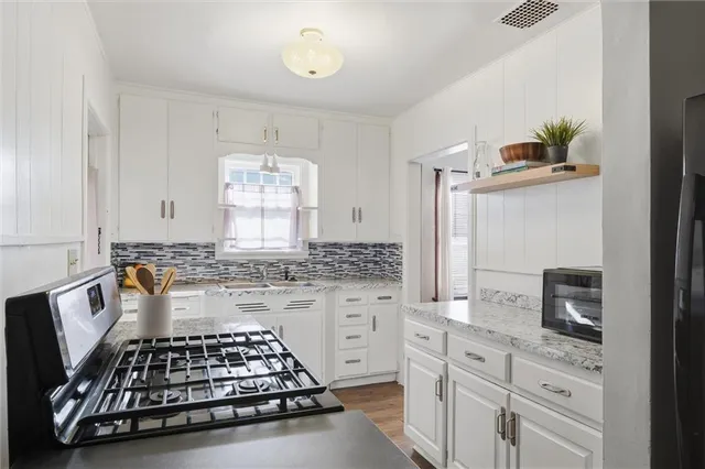 $275,000 | 7821 Robinson Street, Overland Park, KS 66204