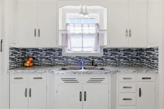 $275,000 | 7821 Robinson Street, Overland Park, KS 66204