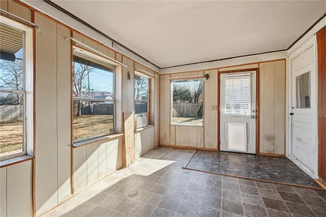 $275,000 | 7821 Robinson Street, Overland Park, KS 66204