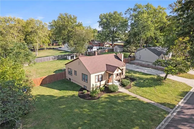 $275,000 | 7821 Robinson Street, Overland Park, KS 66204