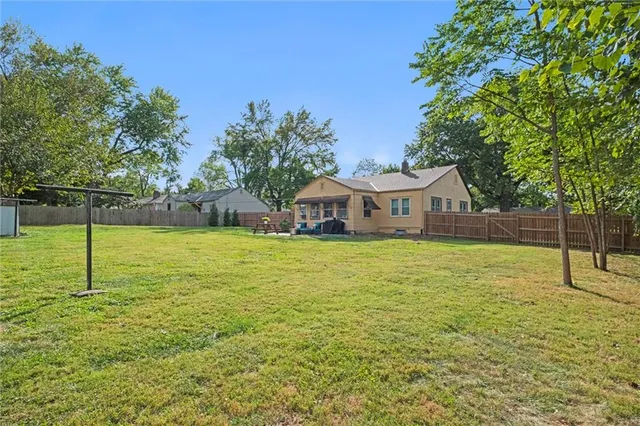 $275,000 | 7821 Robinson Street, Overland Park, KS 66204