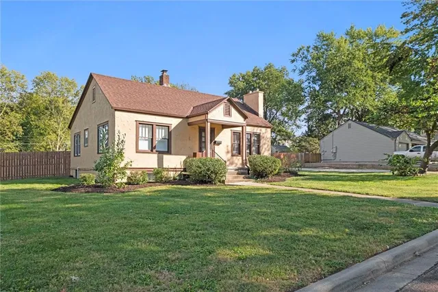 $275,000 | 7821 Robinson Street, Overland Park, KS 66204