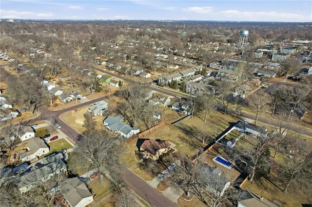 $275,000 | 7821 Robinson Street, Overland Park, KS 66204