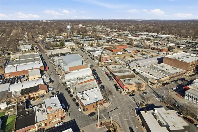 $275,000 | 7821 Robinson Street, Overland Park, KS 66204