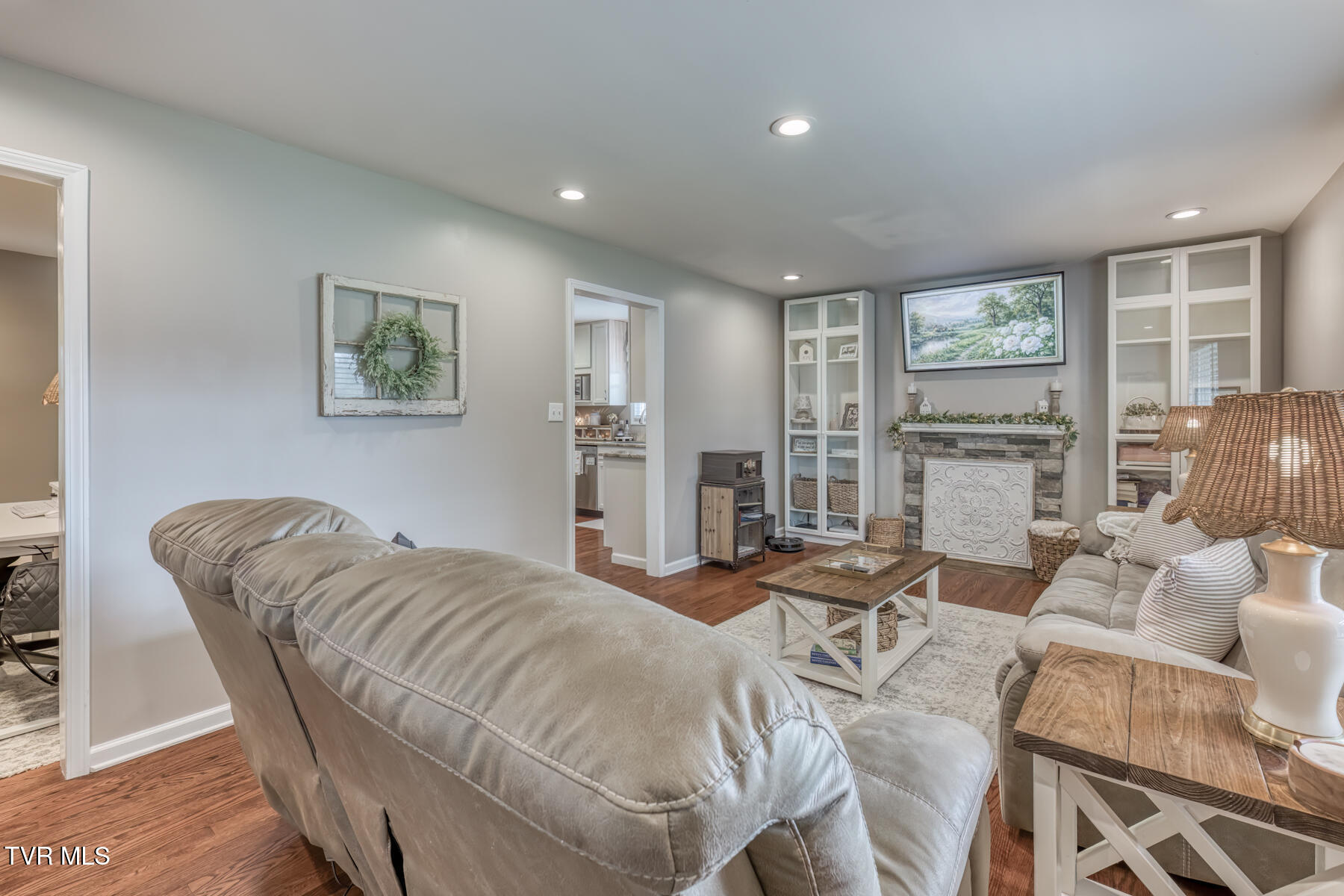 105 Eastern Star Rd-5