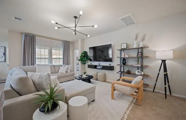 $249,999 | 140 Rearden Boulevard, Jarrell, TX 76537