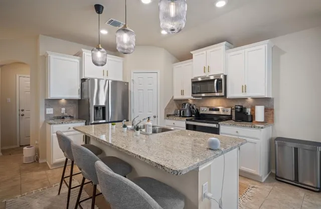 $249,999 | 140 Rearden Boulevard, Jarrell, TX 76537