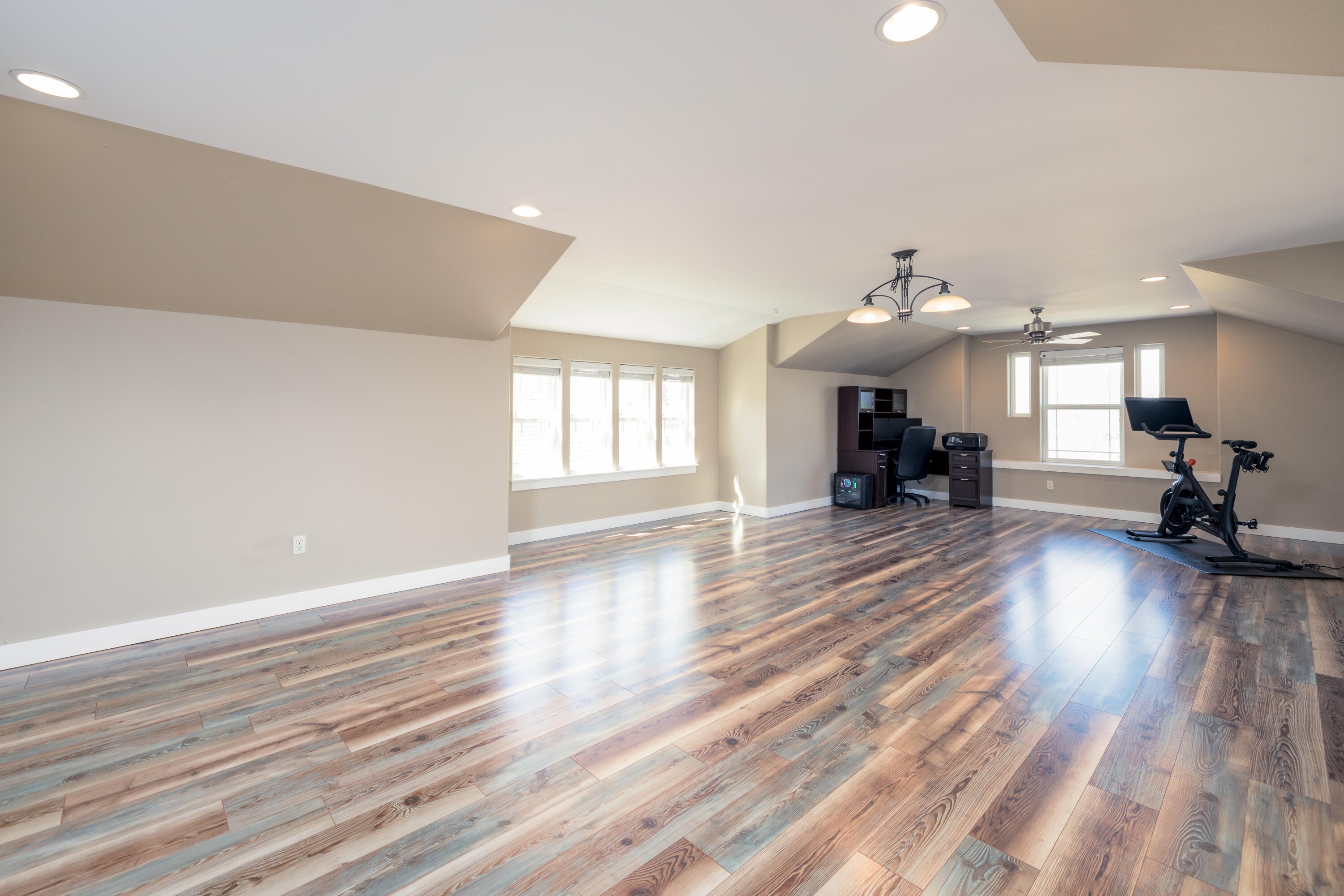 62732 Larkview Road Bend, OR 97701 - Photo 21 of 26 22-0R0A4277-Edit