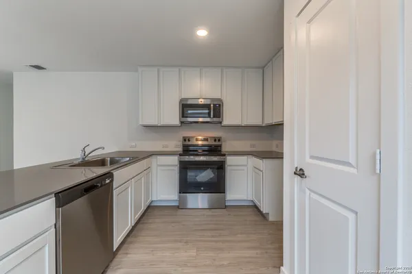 $1,600 | 11715 Blasting Way, Von Ormy, TX 78073