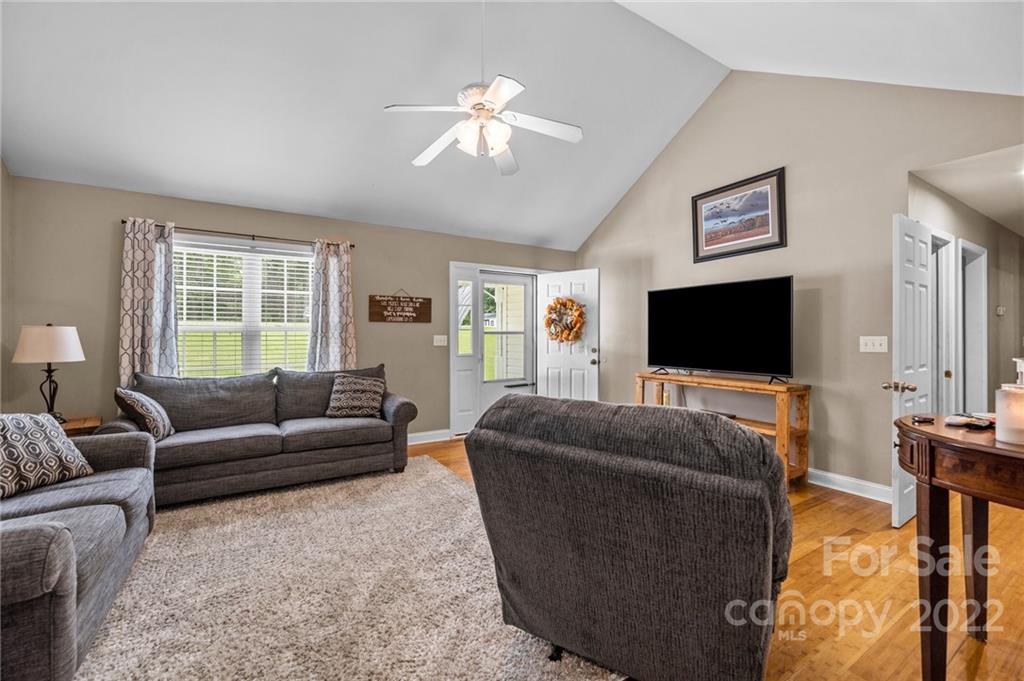 3135 Bush Road Clover, SC 29710 - Photo 5 of 18