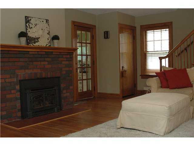 409 Brevoort Road Columbus, OH 43214 - Photo 4 of 21 Gallery Image 4