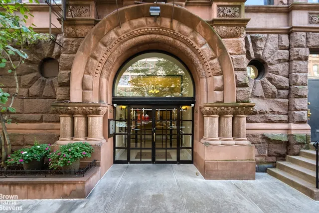 $699,000 | 102 West 75th Street, Unit 24 | Upper West Side