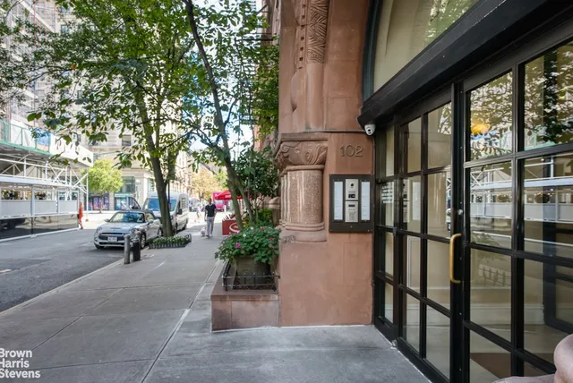 $699,000 | 102 West 75th Street, Unit 24 | Upper West Side