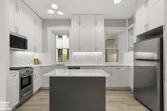 $699,000 | 102 West 75th Street, Unit 24 | Upper West Side