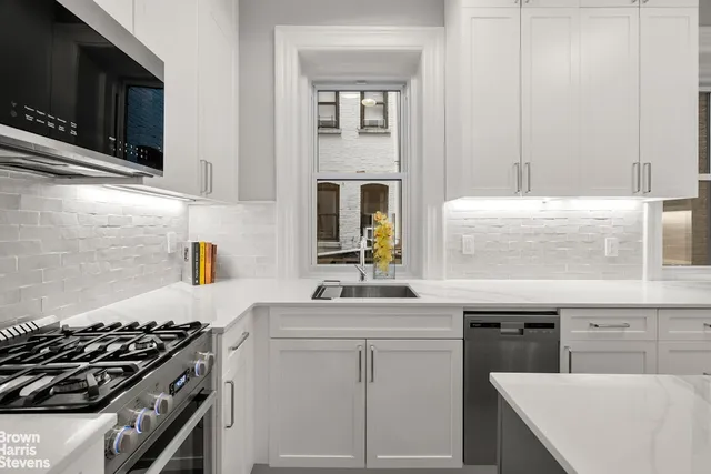 $699,000 | 102 West 75th Street, Unit 24 | Upper West Side