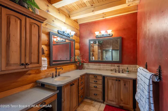 $1,850,000 | 1421 Stock Trail, Dubois, WY 82513