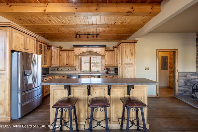$1,850,000 | 1421 Stock Trail, Dubois, WY 82513