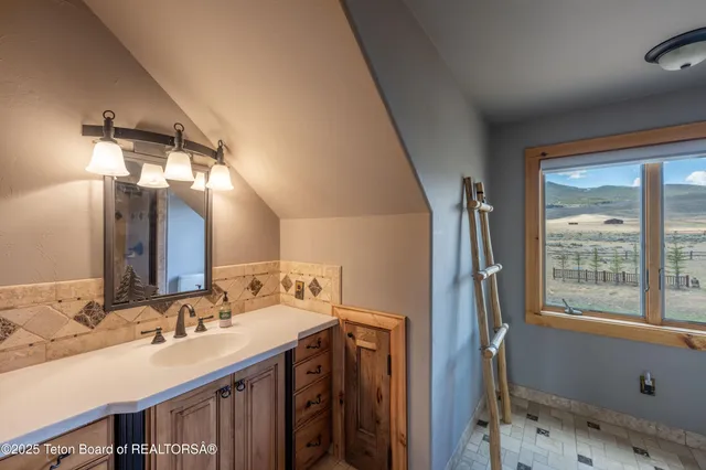 $1,850,000 | 1421 Stock Trail, Dubois, WY 82513