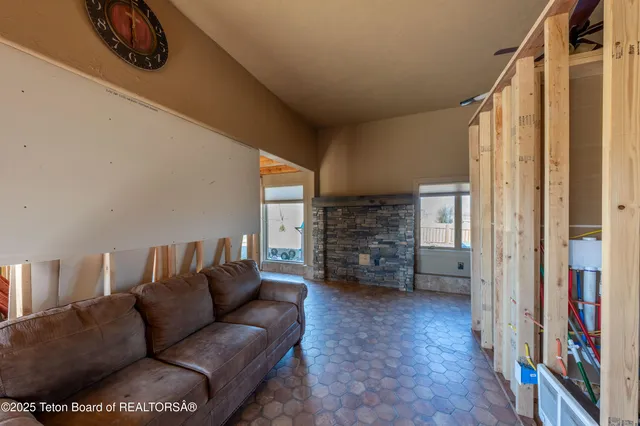 $1,850,000 | 1421 Stock Trail, Dubois, WY 82513