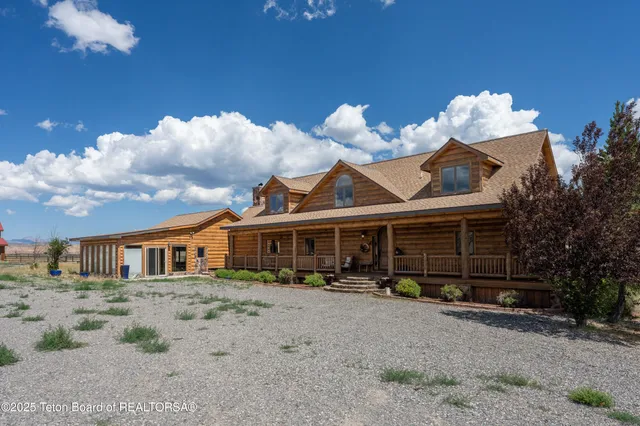 $1,850,000 | 1421 Stock Trail, Dubois, WY 82513