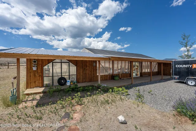 $1,850,000 | 1421 Stock Trail, Dubois, WY 82513