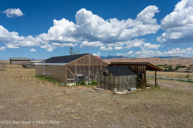 $1,850,000 | 1421 Stock Trail, Dubois, WY 82513