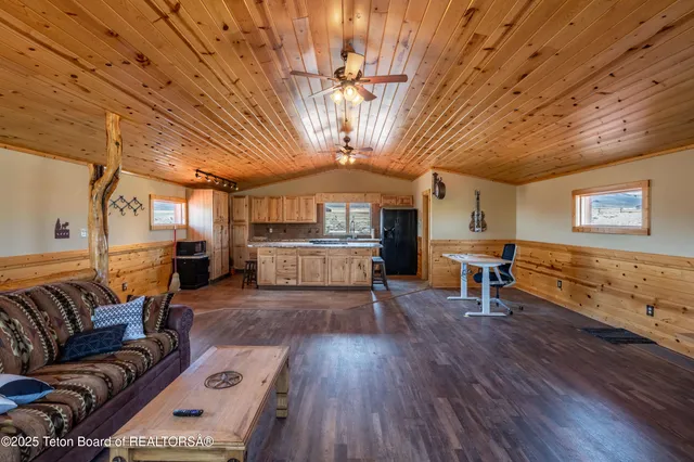 $1,850,000 | 1421 Stock Trail, Dubois, WY 82513