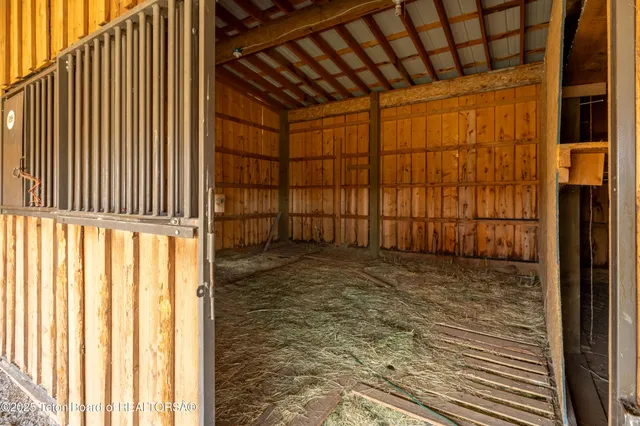 $1,850,000 | 1421 Stock Trail, Dubois, WY 82513