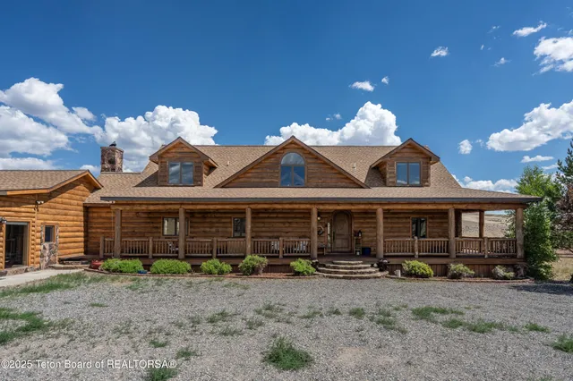 $1,850,000 | 1421 Stock Trail, Dubois, WY 82513
