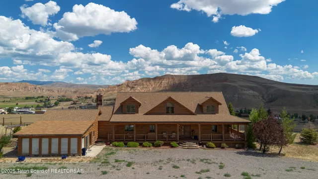 $1,850,000 | 1421 Stock Trail, Dubois, WY 82513