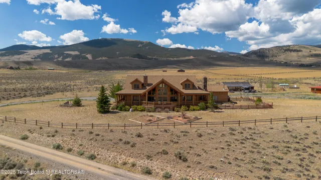 $1,850,000 | 1421 Stock Trail, Dubois, WY 82513