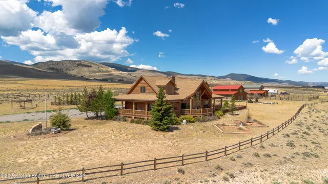 $1,850,000 | 1421 Stock Trail, Dubois, WY 82513