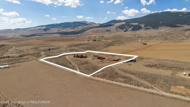 $1,850,000 | 1421 Stock Trail, Dubois, WY 82513
