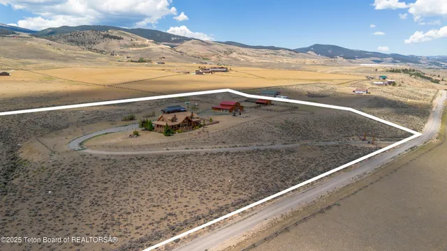 $1,850,000 | 1421 Stock Trail, Dubois, WY 82513