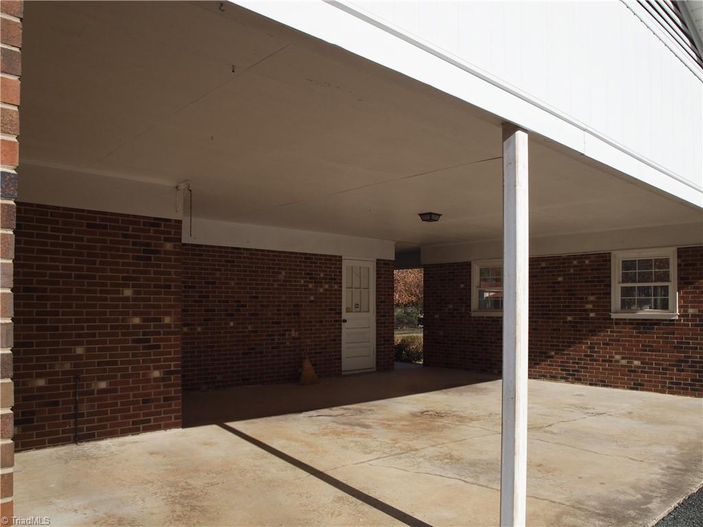 206 Oak Leaf Road Asheboro, NC 27205 - Photo 24 of 30 Carport