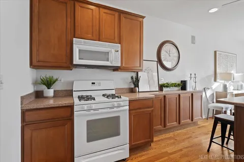 $474,900 | 810 Cambridge Drive, Batavia, IL 60510