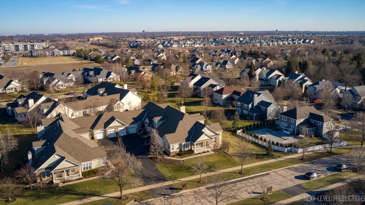 810 Cambridge Drive Batavia, IL 60510 - Photo 34 of 34 an aerial view of a house with a ocean view