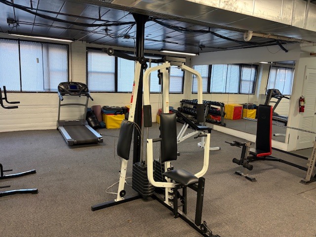 7423 North Sheridan Road, Unit 2W Chicago, IL 60626 - Photo 15 of 16 a view of a room with gym equipment